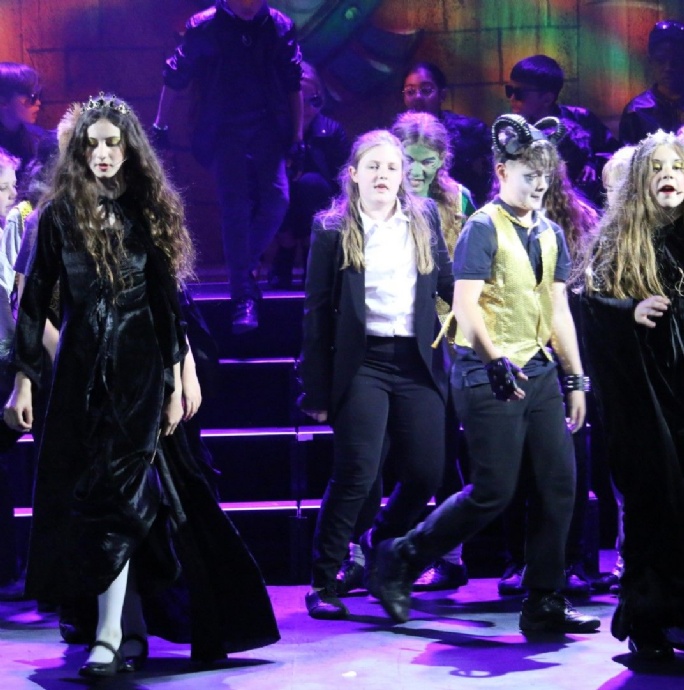 News » Crackley Amazes With A Super Summer Production